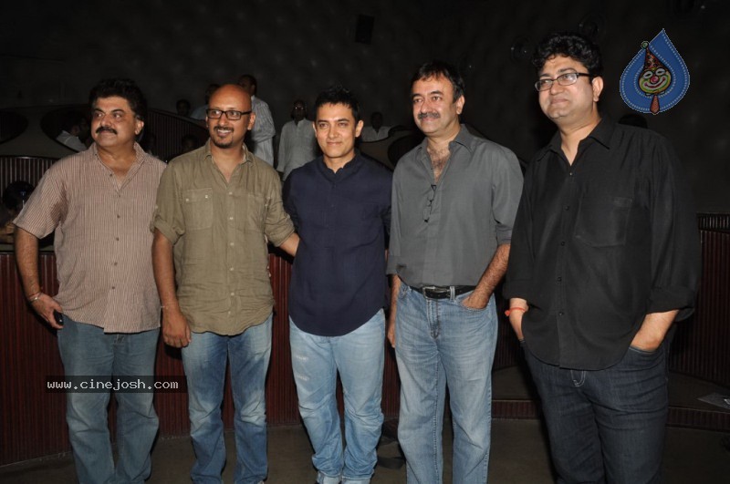 Celebs at Peepli Live play the drum song Performance's Event - 43 / 75 photos