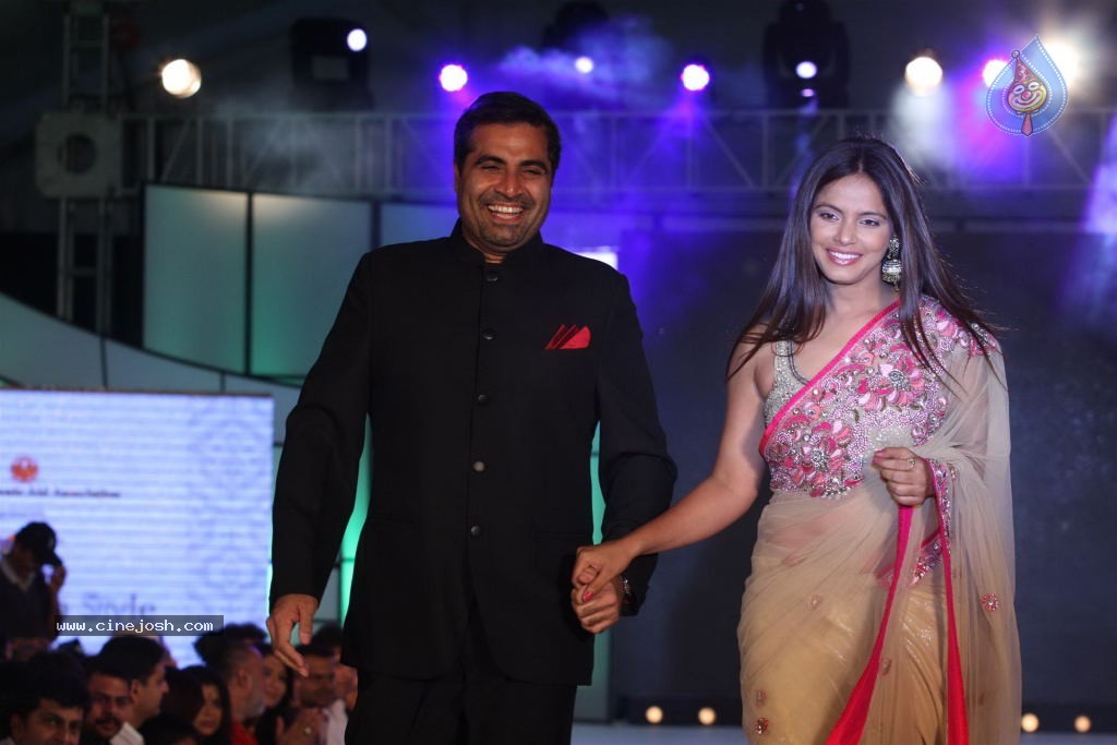 Celebs at Pidilite CPAA Fashion Show - 20 / 85 photos