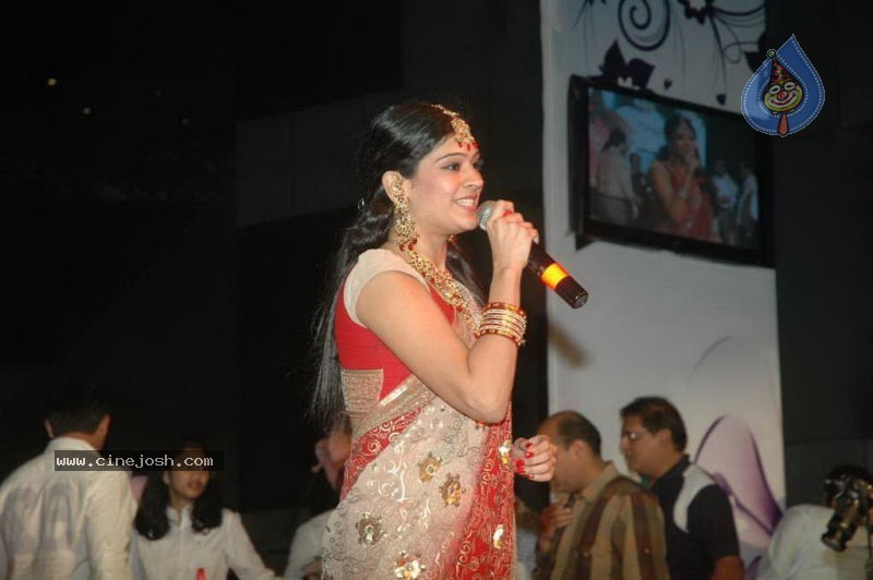 Celebs at Politco Sanjay Dina Patil Cultural Event - 4 / 38 photos