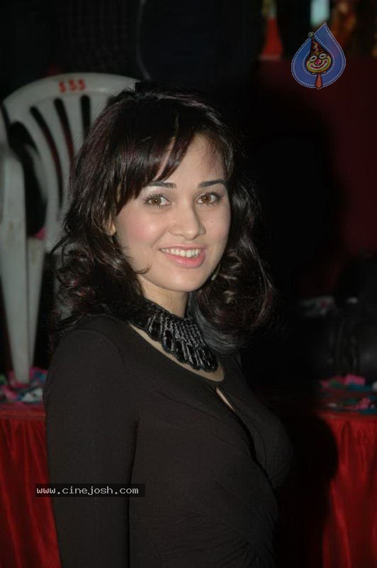 Celebs at Politco Sanjay Dina Patil Cultural Event - 29 / 38 photos