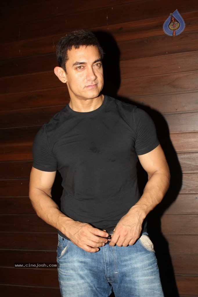 Celebs at Qayamat Se Qayamat Tak Party - 2 / 79 photos