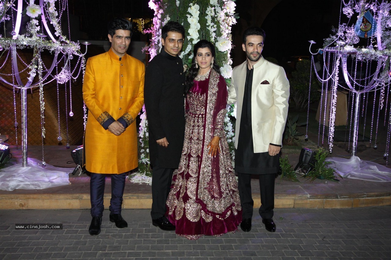 Celebs at Riddhi Malhotra n Tejas Talwalkar Sangeet Ceremony - 14 / 152 photos