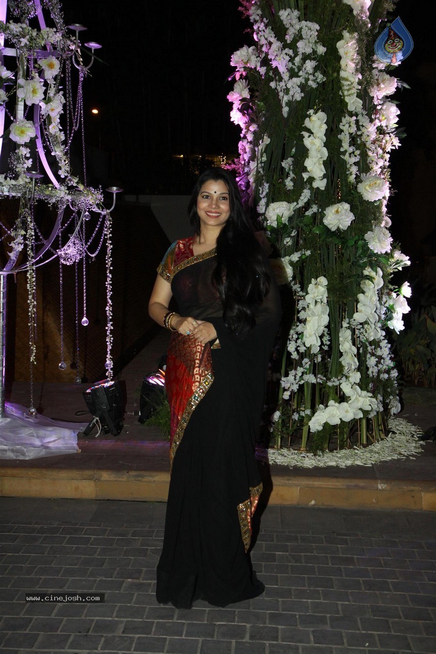 Celebs at Riddhi Malhotra n Tejas Talwalkar Sangeet Ceremony - 113 / 152 photos
