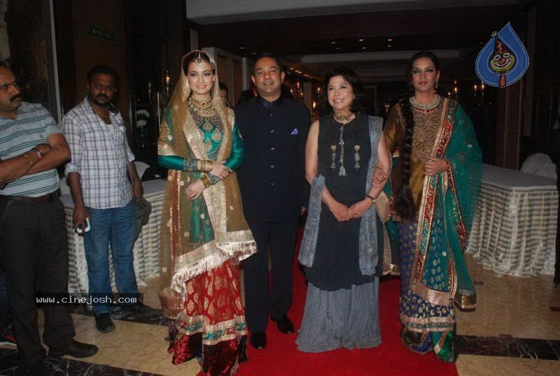 Celebs at Ritu Kumar Fashion Show - 49 / 80 photos