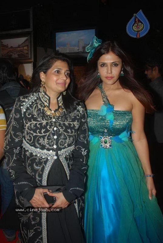 Celebs at Ritu Kumar Fashion Show - 70 / 80 photos