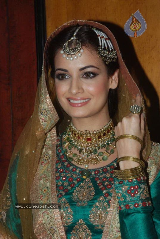 Celebs at Ritu Kumar Fashion Show - 77 / 80 photos
