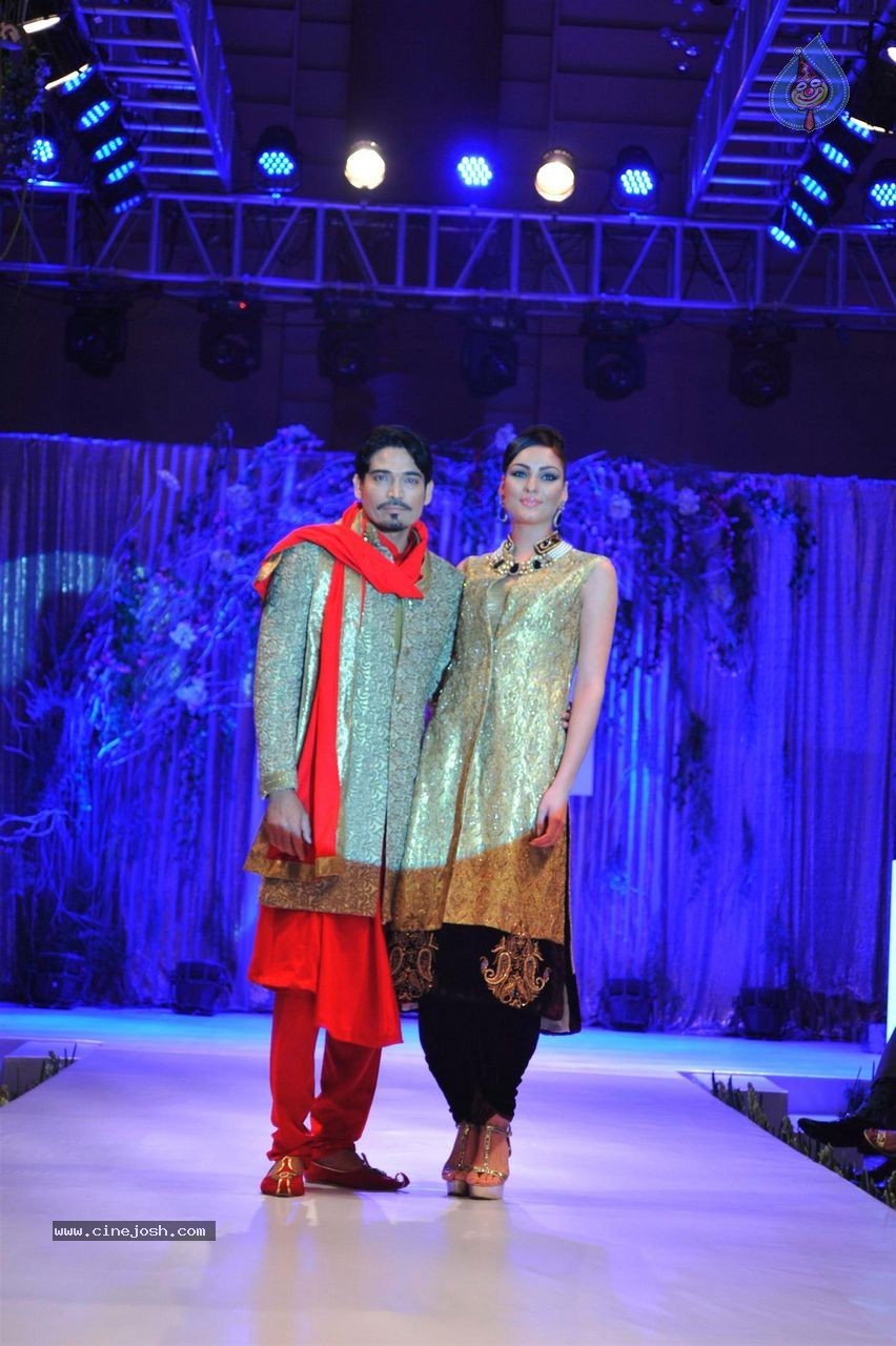 Celebs at Riyaz Gangji Libas Fashion Show - 26 / 64 photos