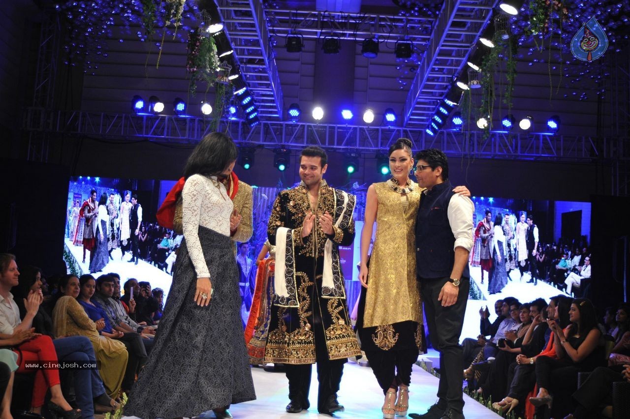 Celebs at Riyaz Gangji Libas Fashion Show - 27 / 64 photos