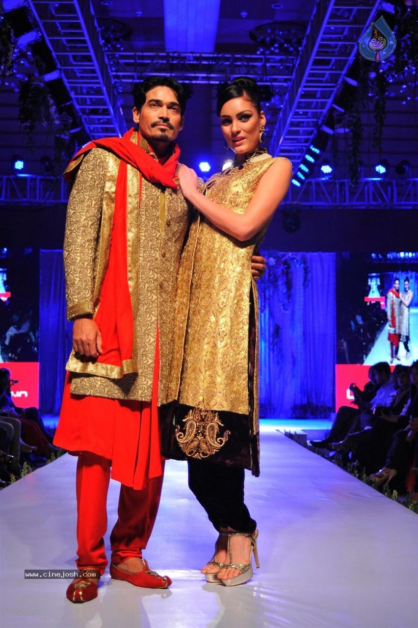 Celebs at Riyaz Gangji Libas Fashion Show - 47 / 64 photos