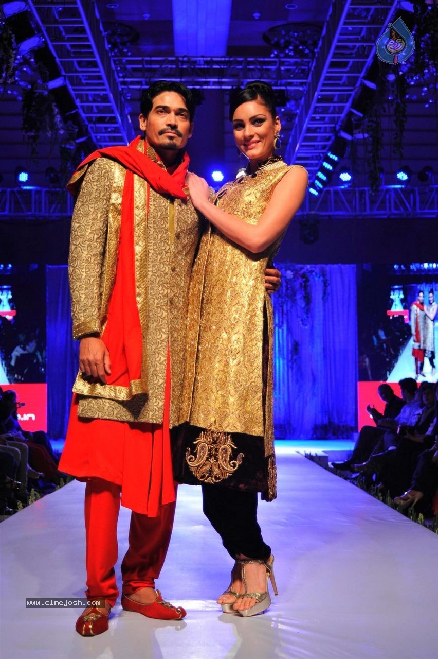 Celebs at Riyaz Gangji Libas Fashion Show - 52 / 64 photos