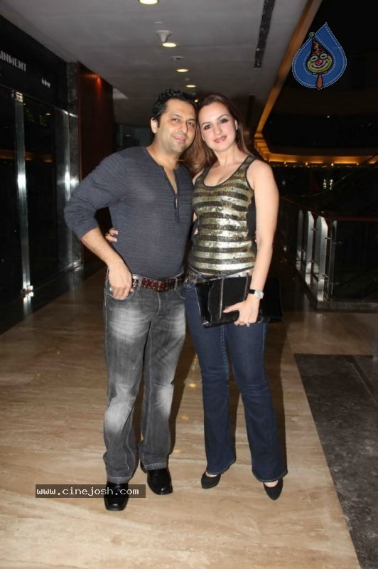 Celebs at Rohit Bal Birthday Bash - 3 / 32 photos