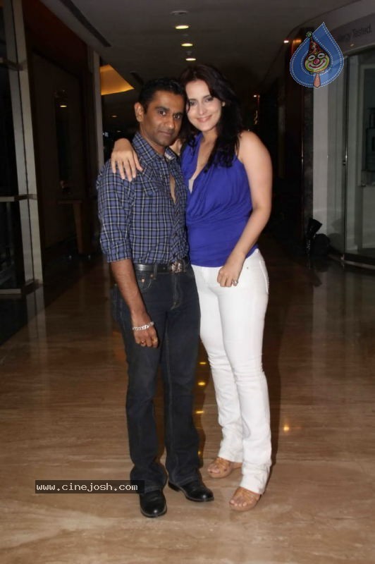 Celebs at Rohit Bal Birthday Bash - 27 / 32 photos