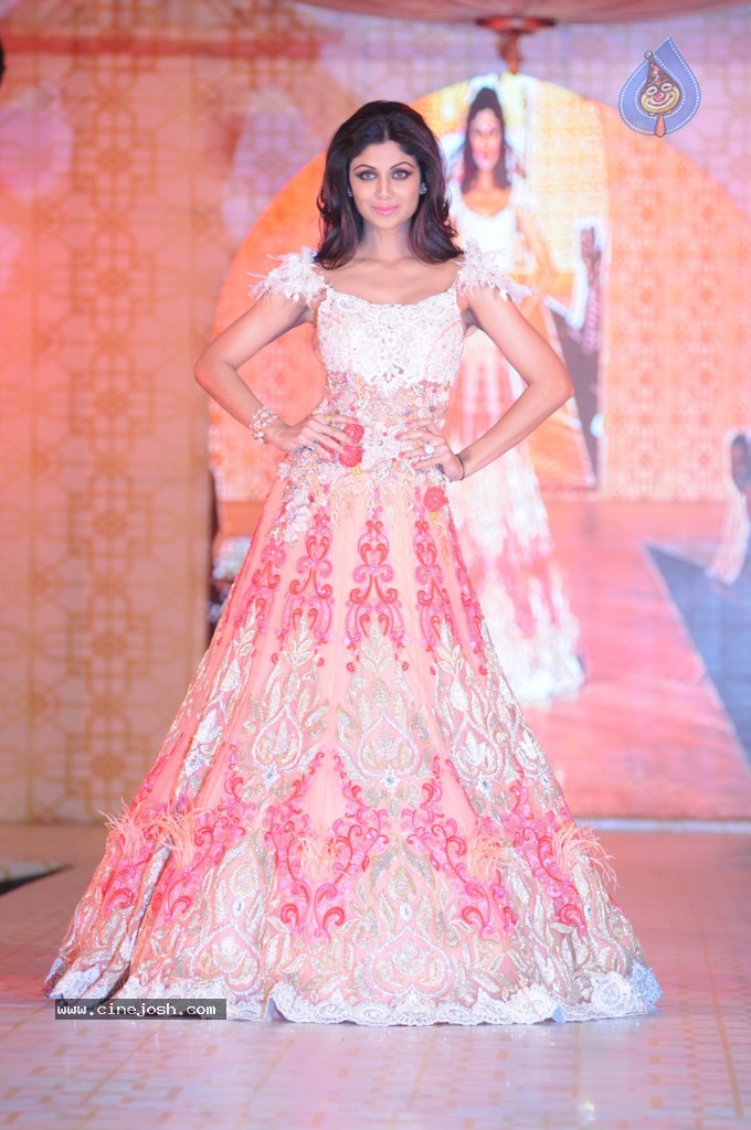Celebs at Rohit Verma Fashion Show - 15 / 121 photos