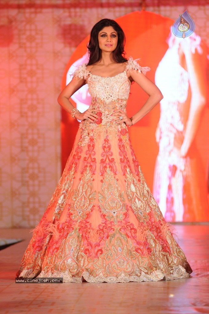Celebs at Rohit Verma Fashion Show - 109 / 121 photos
