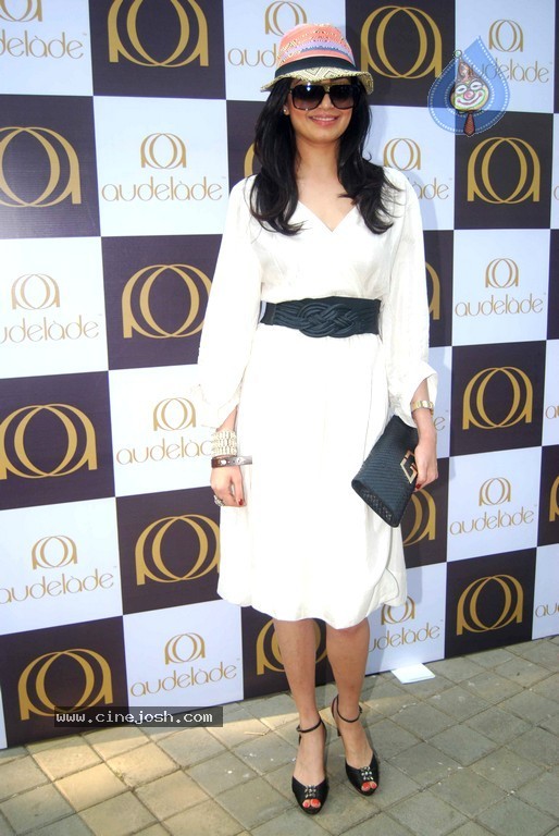 Celebs at RWITC Inaugural Race Day - 44 / 44 photos
