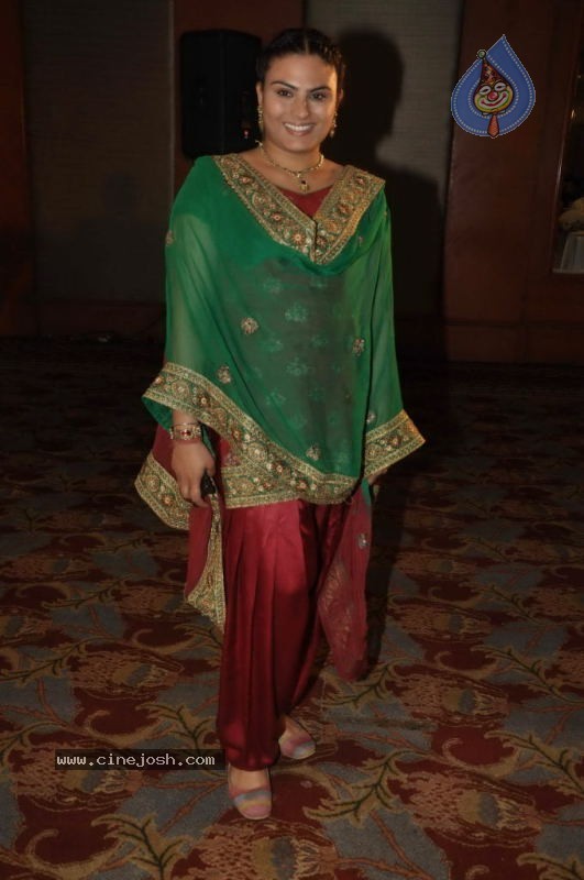 Celebs at Sab ka Evening Show Launch - 18 / 43 photos