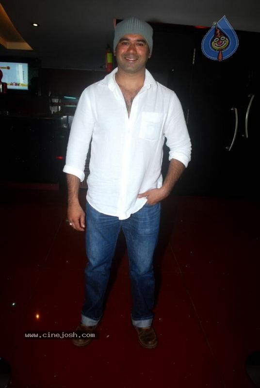 Celebs at Sahi Dhandhe Galat Bande Movie First Look - 2 / 29 photos