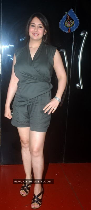 Celebs at Sahi Dhandhe Galat Bande Movie First Look - 13 / 29 photos
