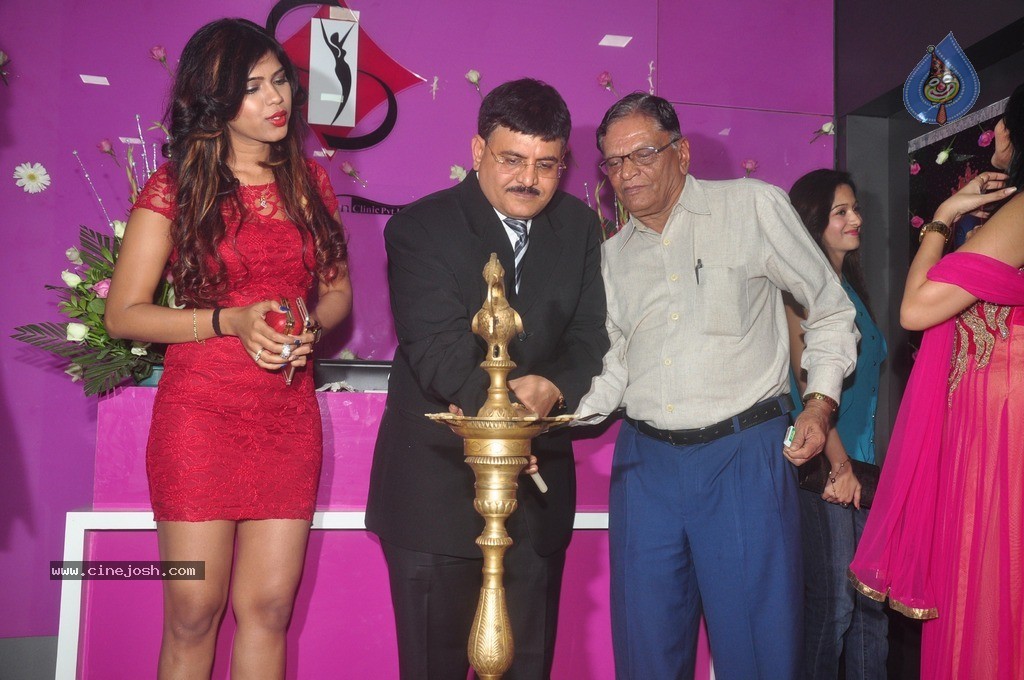 Celebs at Sakhiya Skin Clinic Launch - 15 / 54 photos