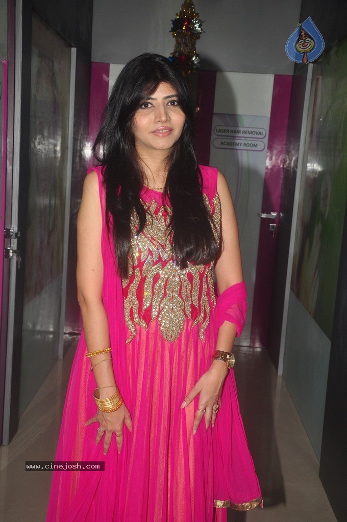 Celebs at Sakhiya Skin Clinic Launch - 45 / 54 photos