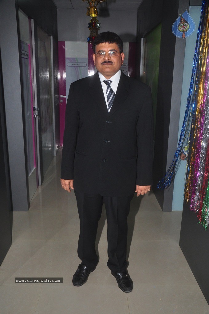 Celebs at Sakhiya Skin Clinic Launch - 47 / 54 photos
