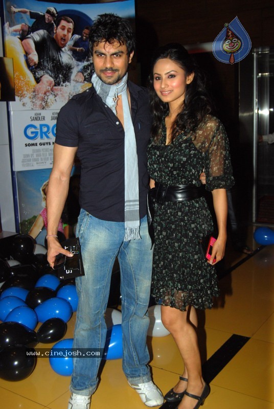 Celebs at Salt Movie Premiere - 32 / 50 photos