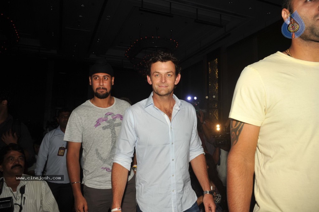 Celebs at Samsung Galaxy S4 Launch - 31 / 58 photos