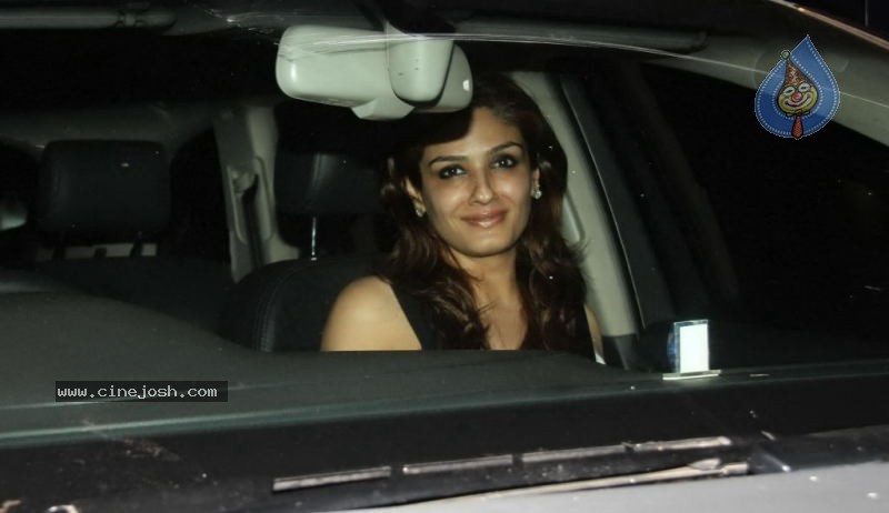 Celebs at Shahrukh Khan Holi party - 18 / 50 photos