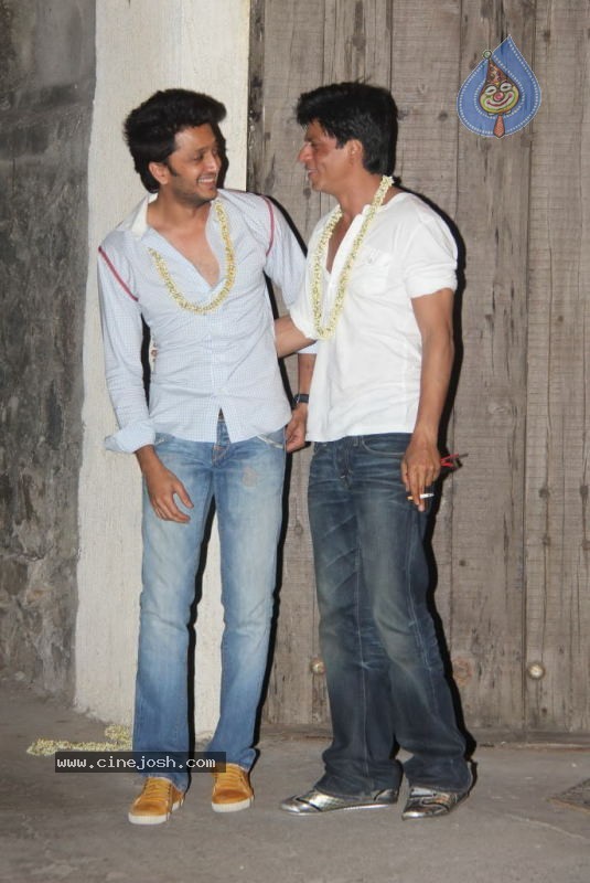 Celebs at Shahrukh Khan Holi party - 33 / 50 photos