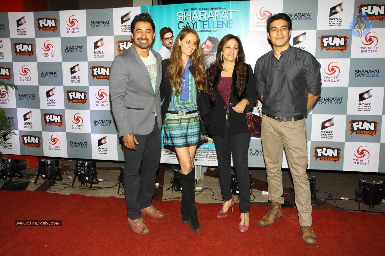 Celebs at Sharafat Gayi Tel Lene Premiere - 33 / 60 photos