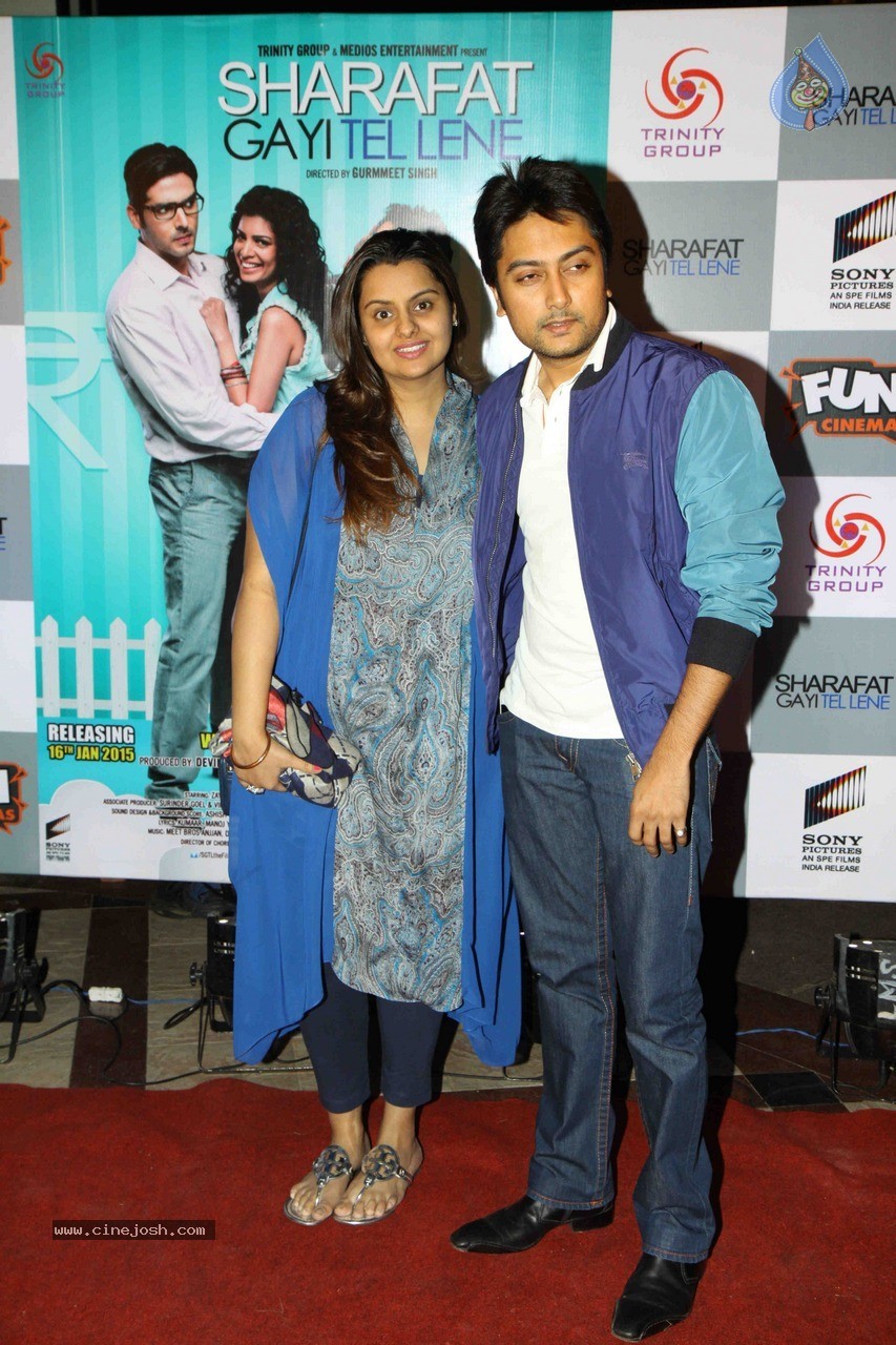 Celebs at Sharafat Gayi Tel Lene Premiere - 49 / 60 photos