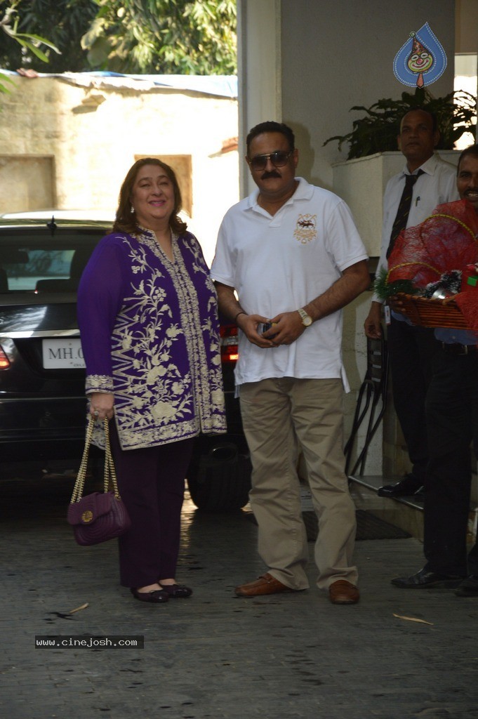 Celebs at Shashi Kapoor Christmas Party - 35 / 59 photos