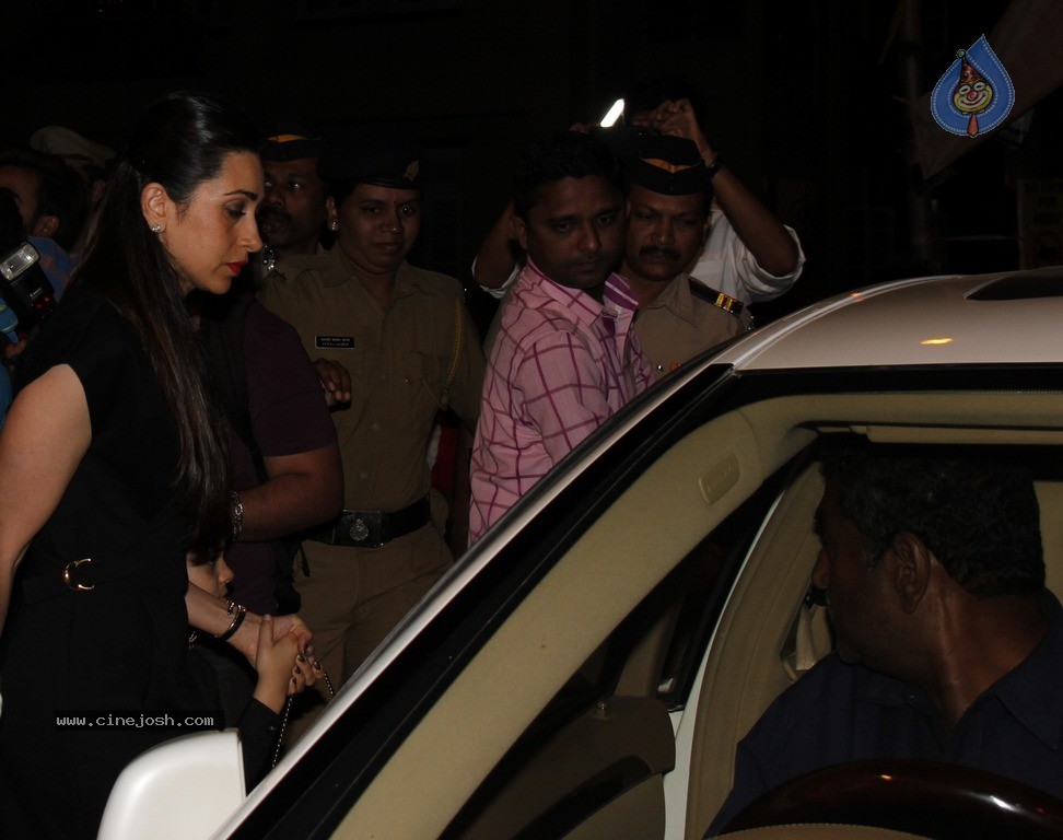 Celebs at Shashi Kapoor Christmas Party - 54 / 59 photos