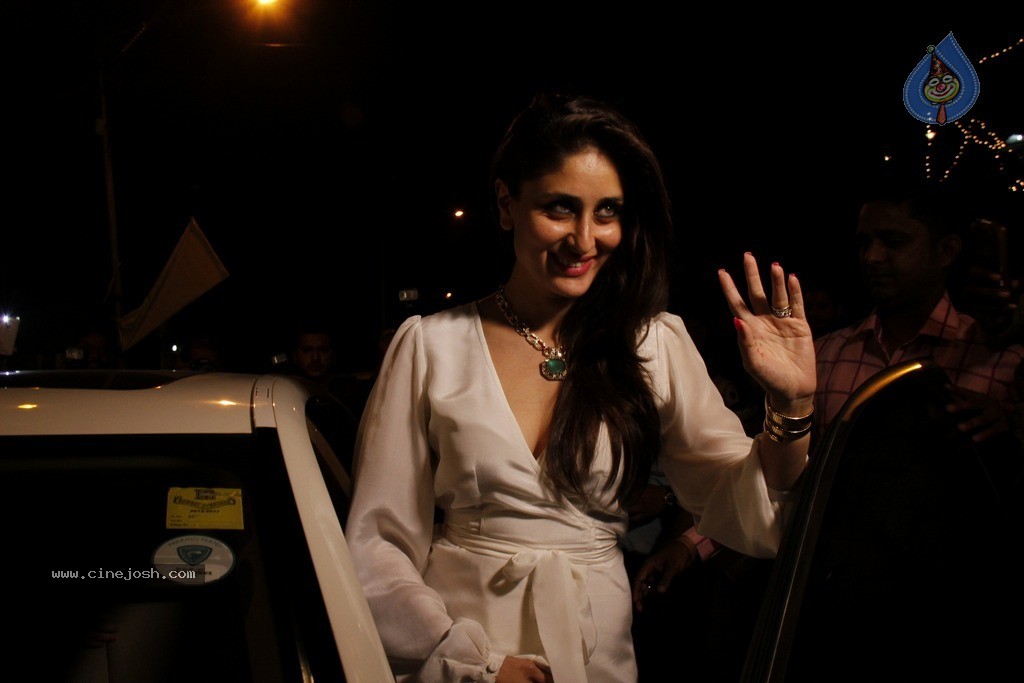 Celebs at Shashi Kapoor Christmas Party - 55 / 59 photos