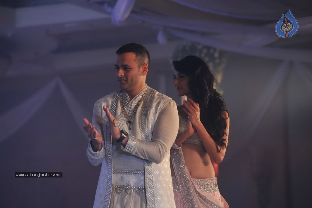 Celebs at Shehnai 2013 Show - 50 / 81 photos