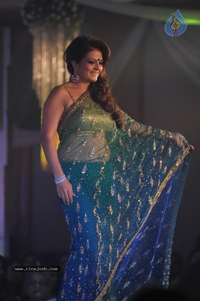 Celebs at Shehnai 2013 Show - 60 / 81 photos