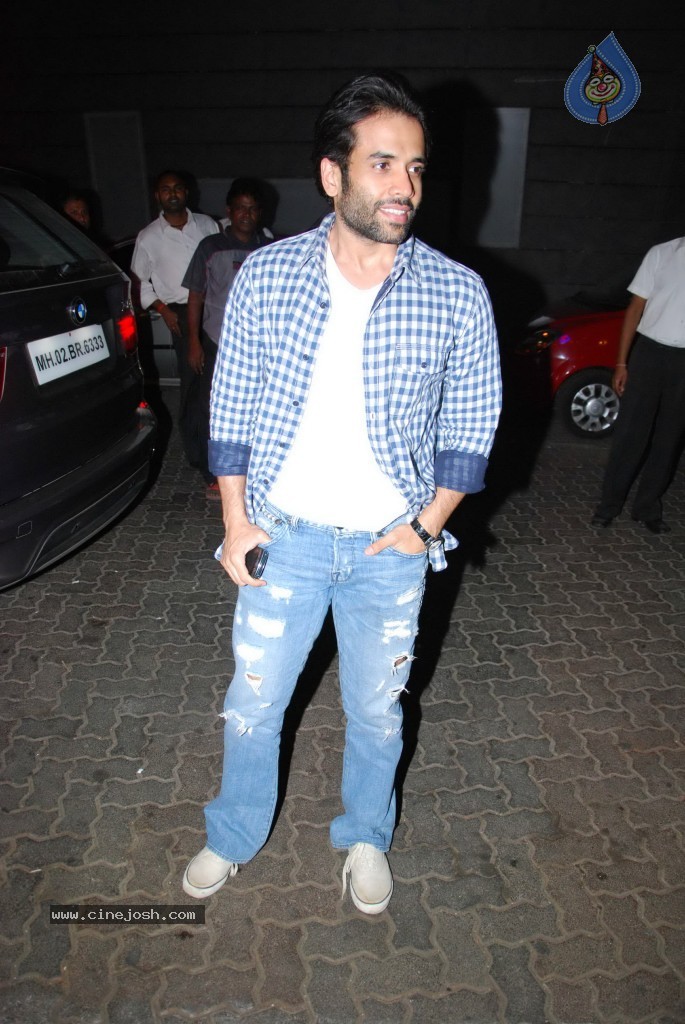 Celebs at Shootout at Wadala Party - 41 / 52 photos