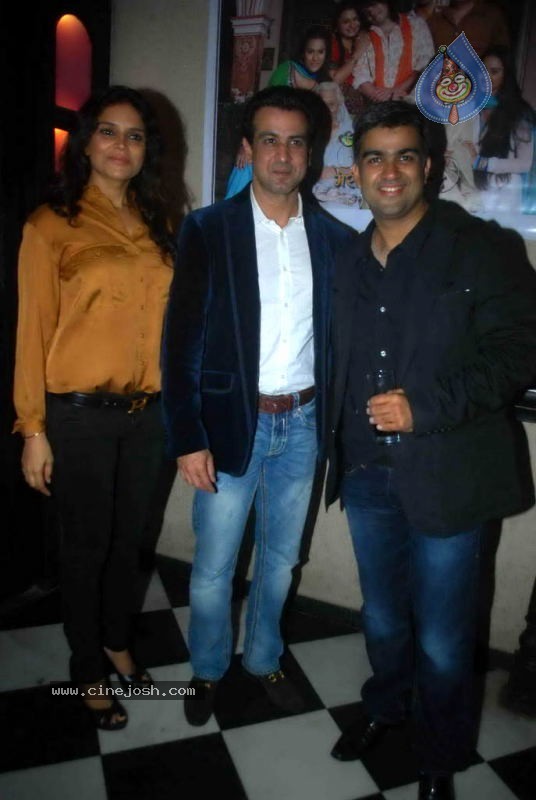 Celebs at Siddharth Malhotra Birthday Party - 39 / 39 photos
