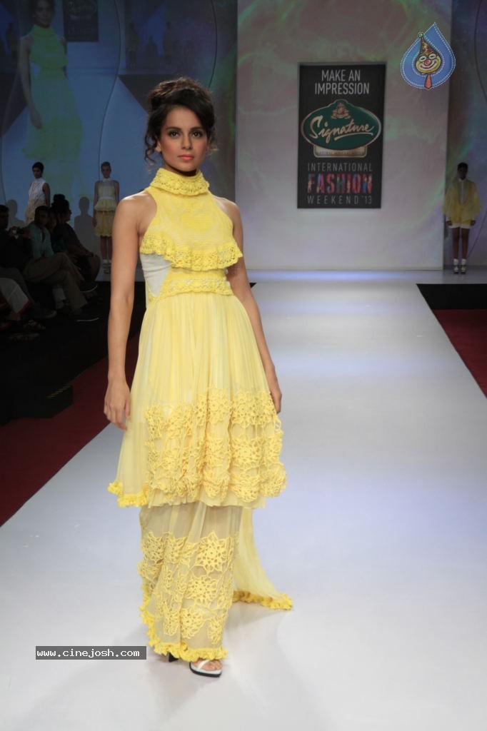 Celebs at Signature International Fashion Week 2013 - 57 / 132 photos