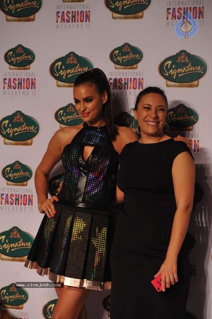 Celebs at Signature International Fashion Week 2013 - 58 / 132 photos