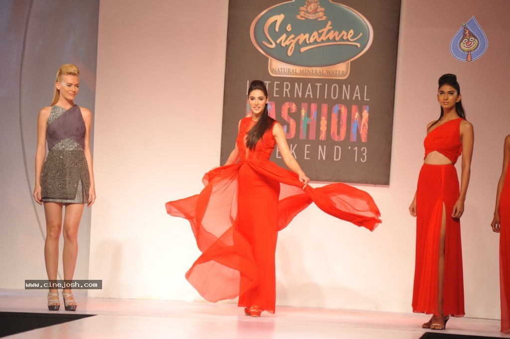 Celebs at Signature International Fashion Week 2013 - 86 / 132 photos