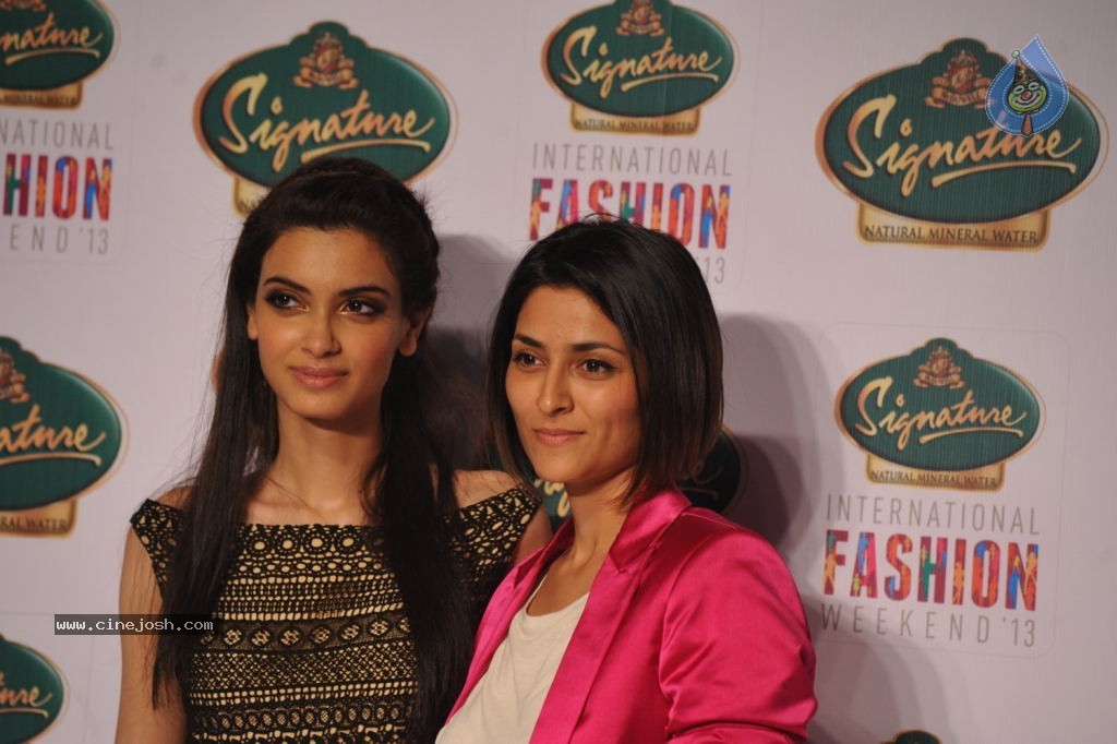 Celebs at Signature International Fashion Week 2013 - 98 / 132 photos