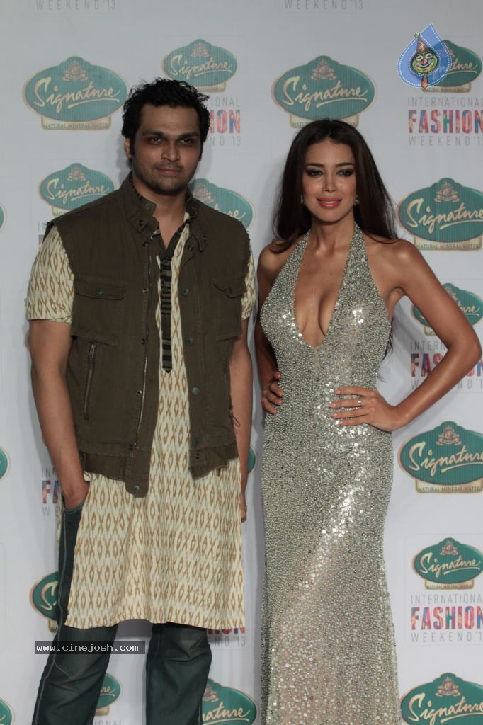 Celebs at Signature International Fashion Week 2013 - 111 / 132 photos