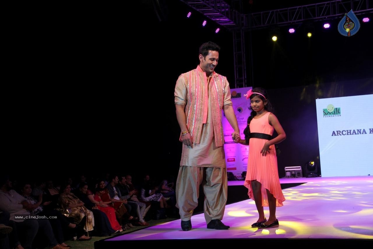 Celebs at Smile Foundation Ramp for Champs Show 01 - 34 / 98 photos