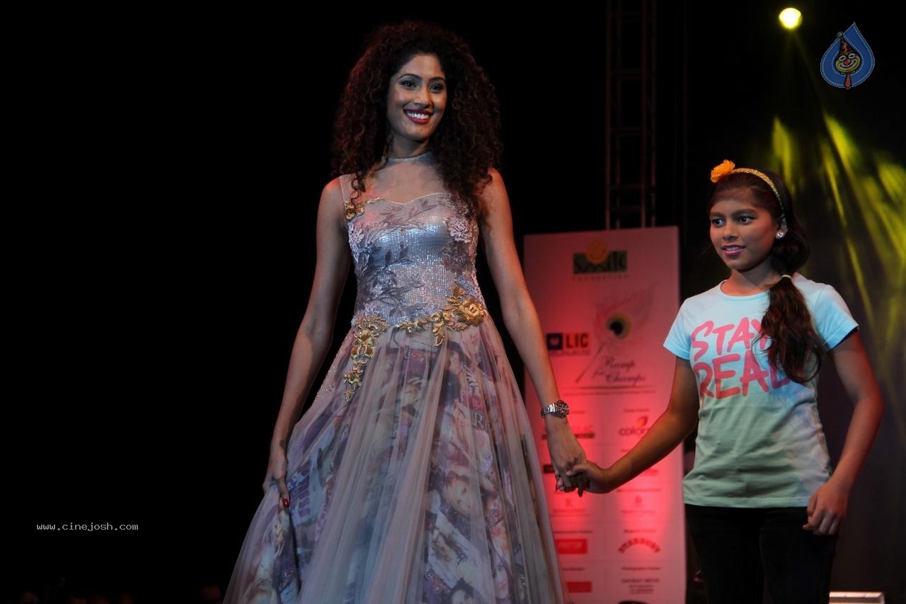 Celebs at Smile Foundation Ramp for Champs Show 01 - 36 / 98 photos
