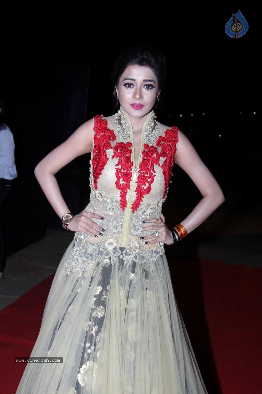 Celebs at Smile Foundation Ramp for Champs Show 01 - 42 / 98 photos