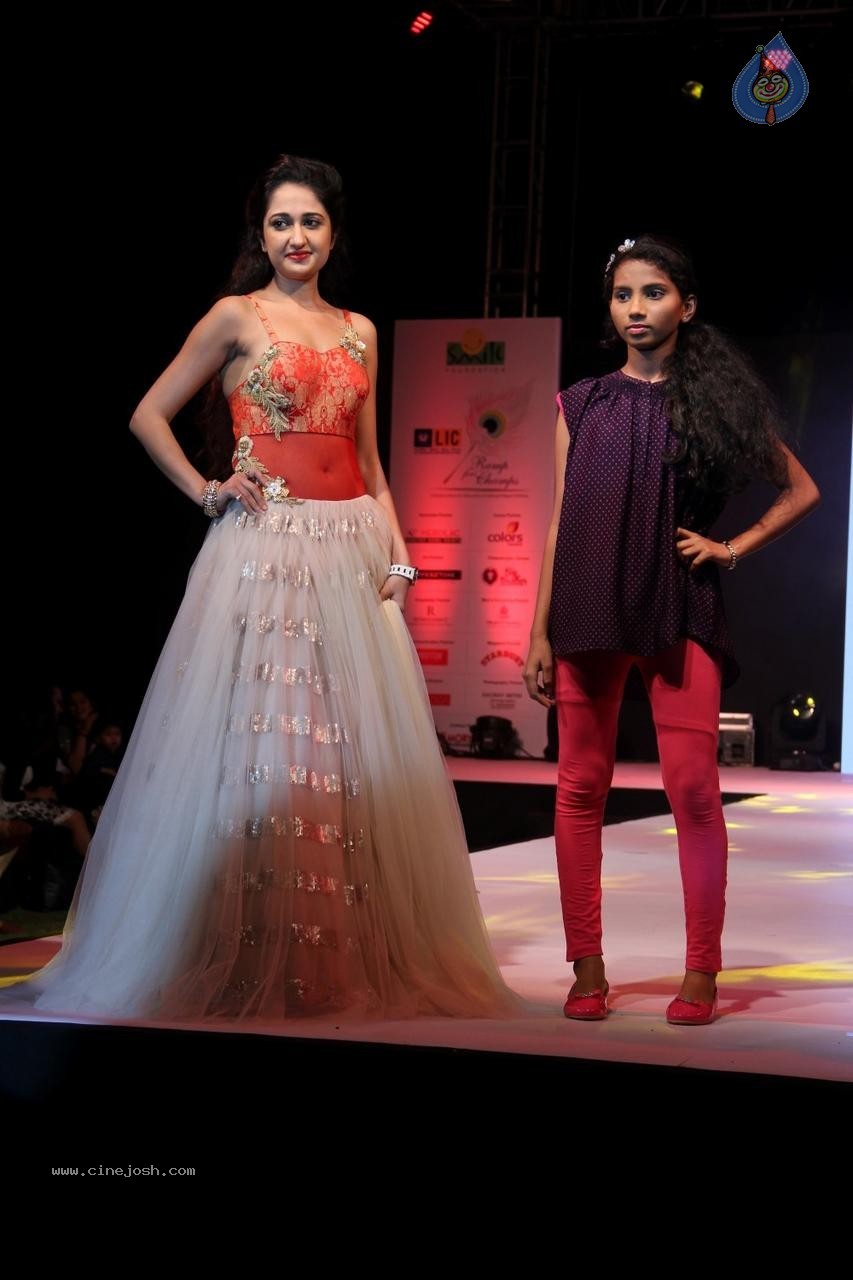 Celebs at Smile Foundation Ramp for Champs Show 01 - 66 / 98 photos