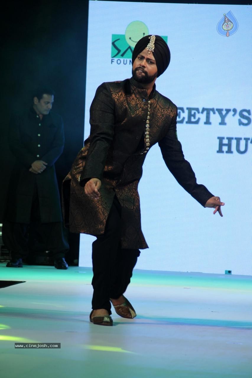Celebs at Smile Foundation Ramp for Champs Show 01 - 80 / 98 photos