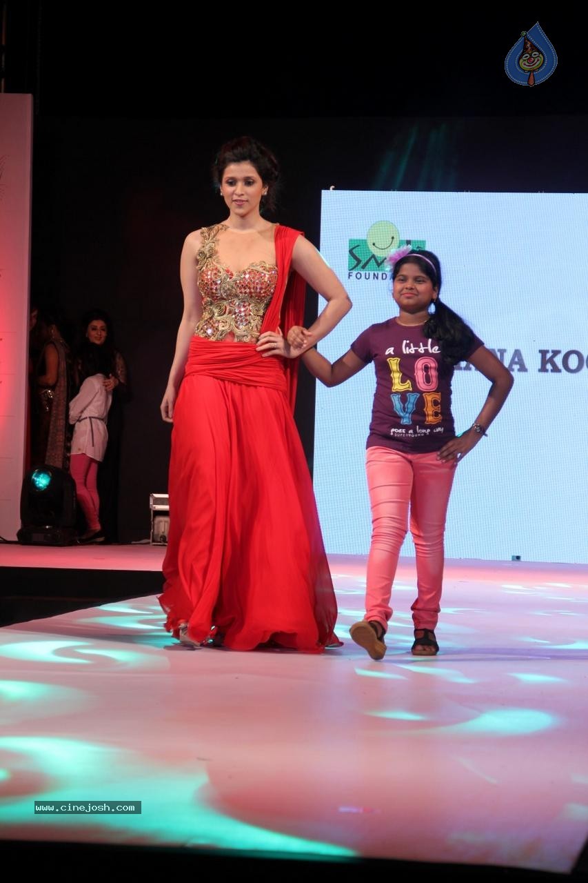 Celebs at Smile Foundation Ramp for Champs Show 02 - 10 / 98 photos