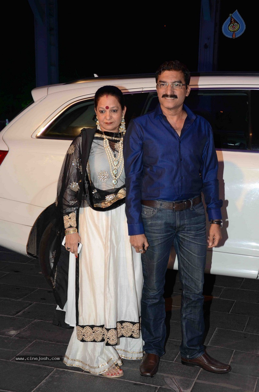 Celebs at Smita Thackeray Son Wedding Reception - 31 / 120 photos